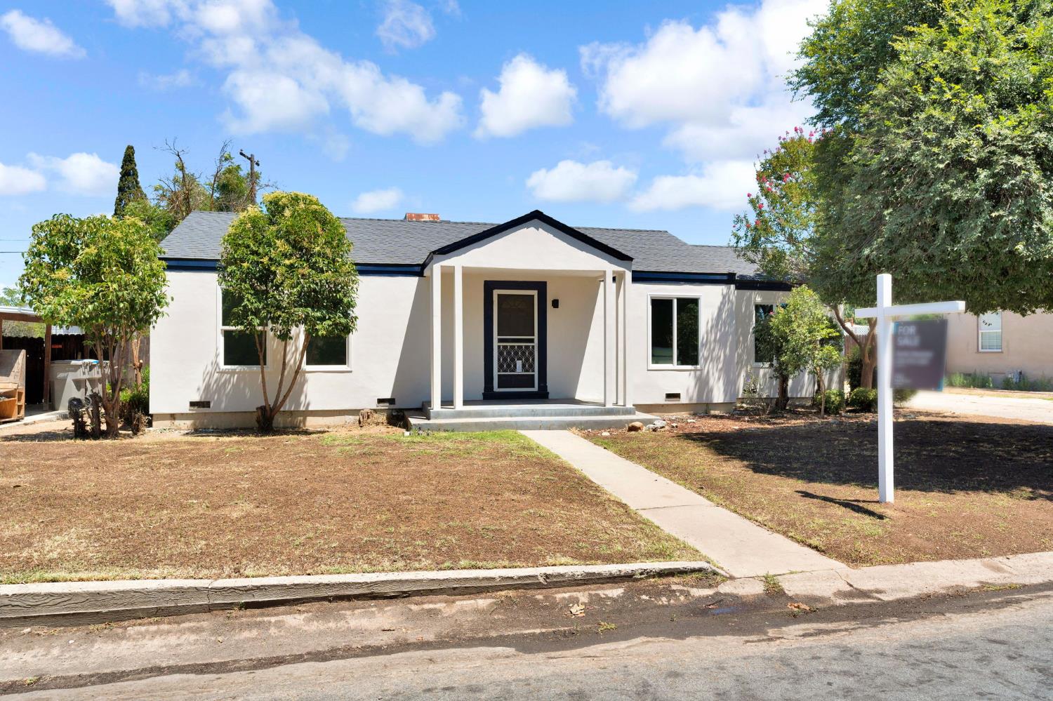 Single Family in Fresno - photo 2