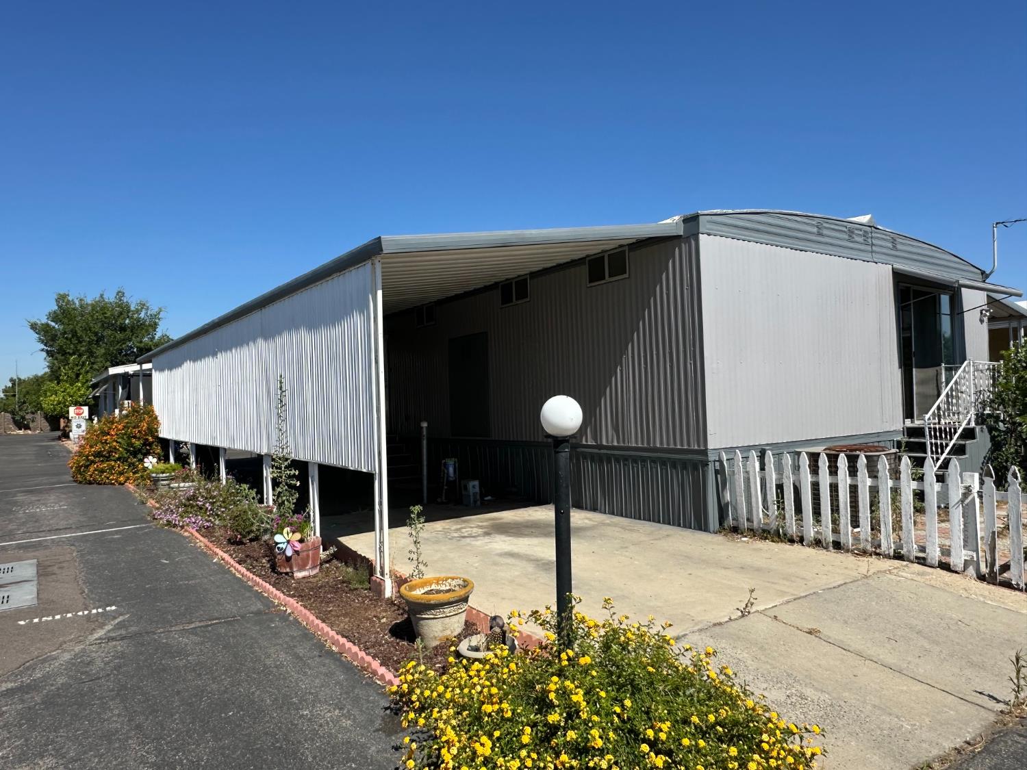 Mobile Home in Clovis - photo 3