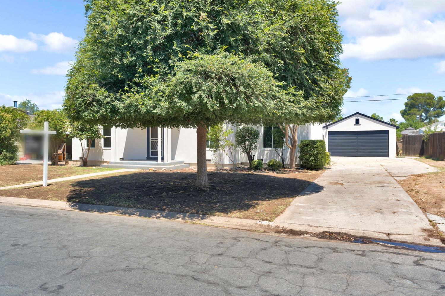 Single Family in Fresno - photo 3
