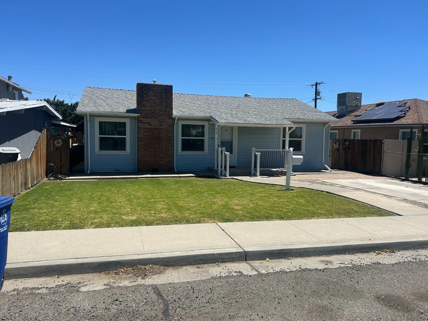Single Family in Avenal
