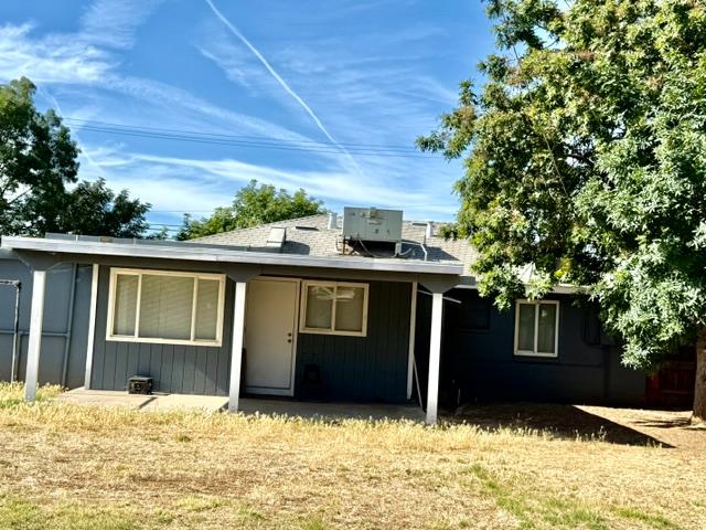 Single Family in Fresno - photo 2