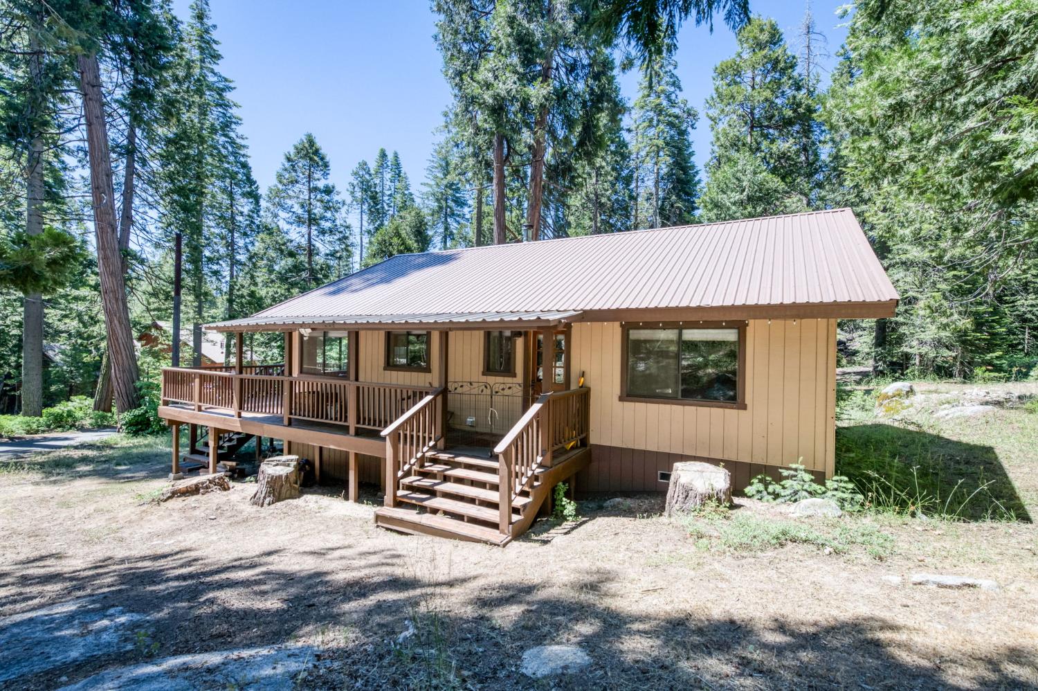 Single Family in Shaver Lake