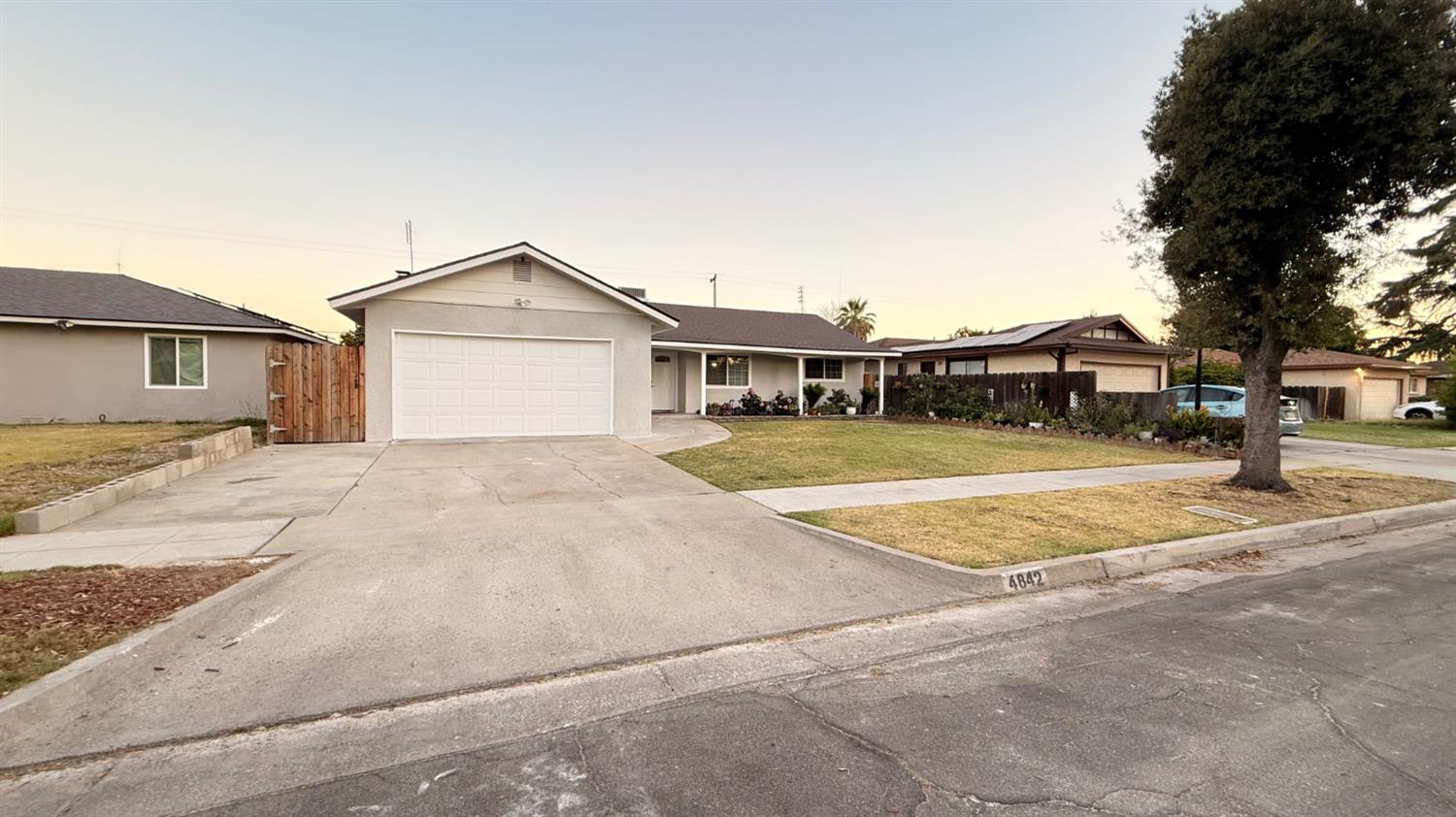 Single Family in Fresno - photo 2