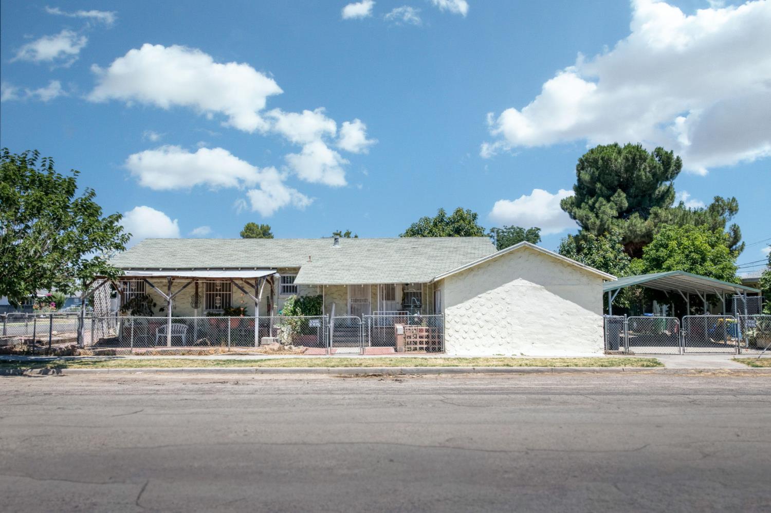 Single Family in Fresno - photo 2
