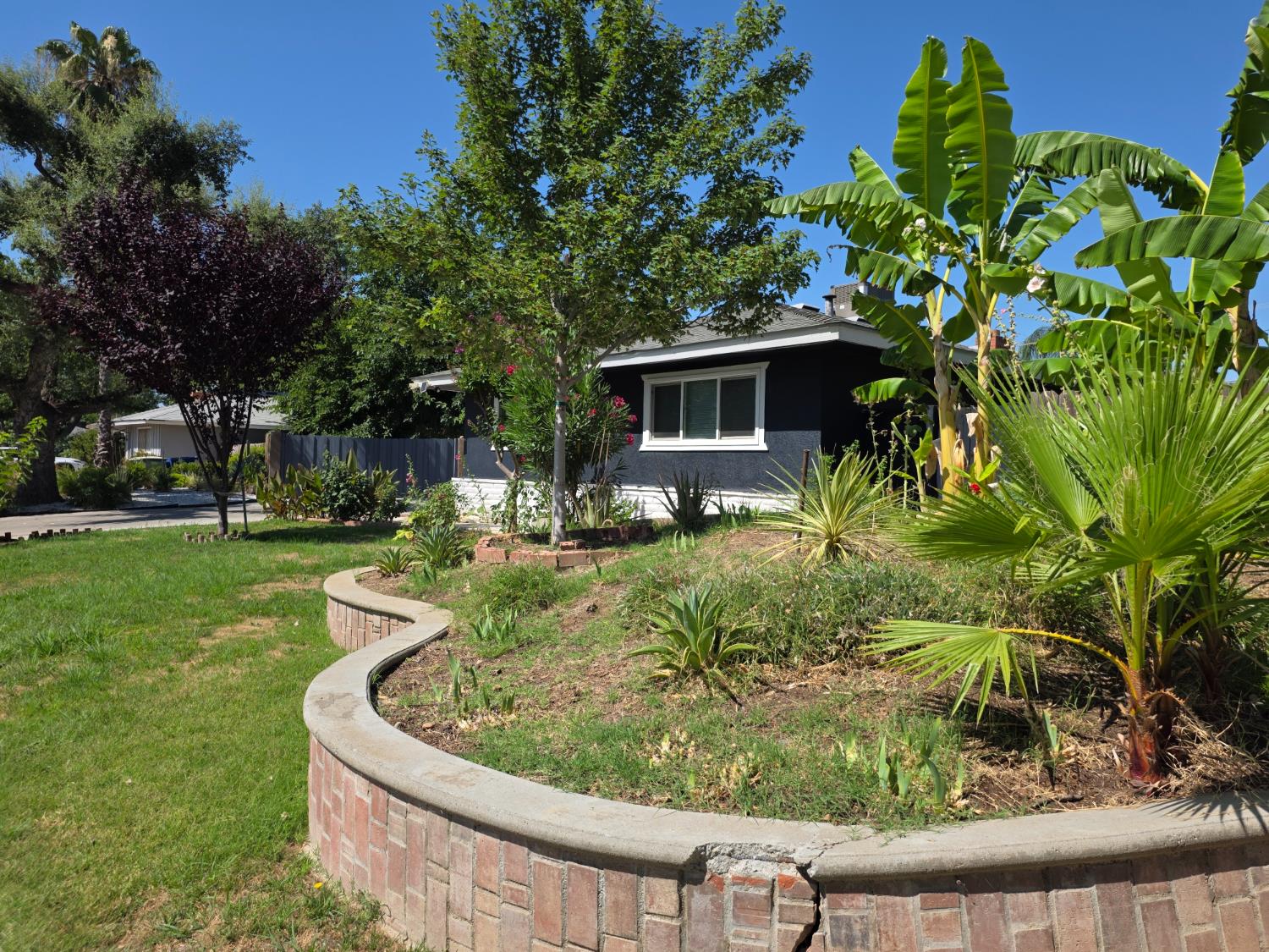 Single Family in Fresno - photo 2