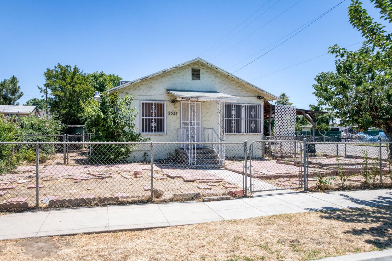 Single Family in Fresno - photo 3