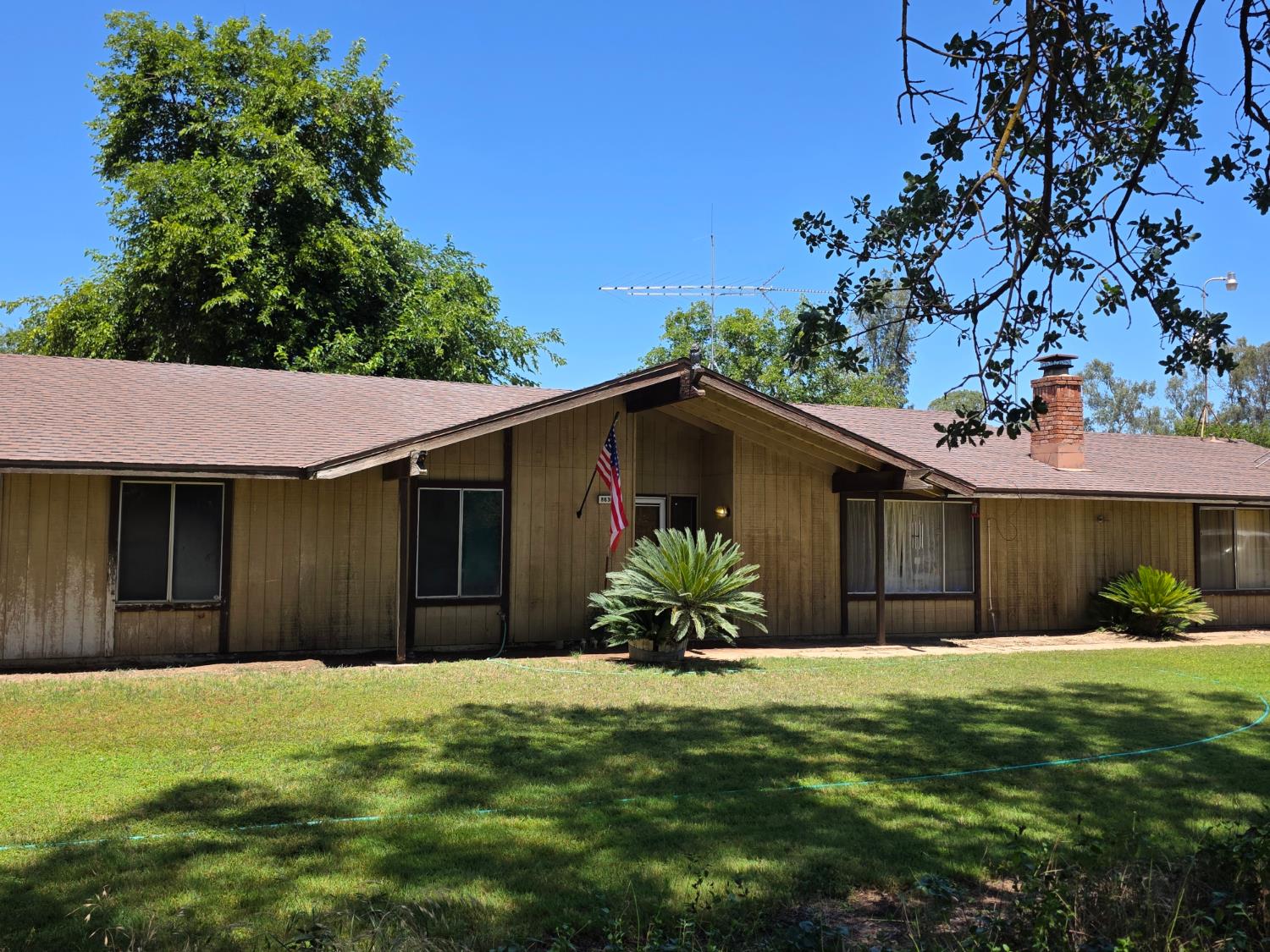 Single Family in Fresno - photo 2