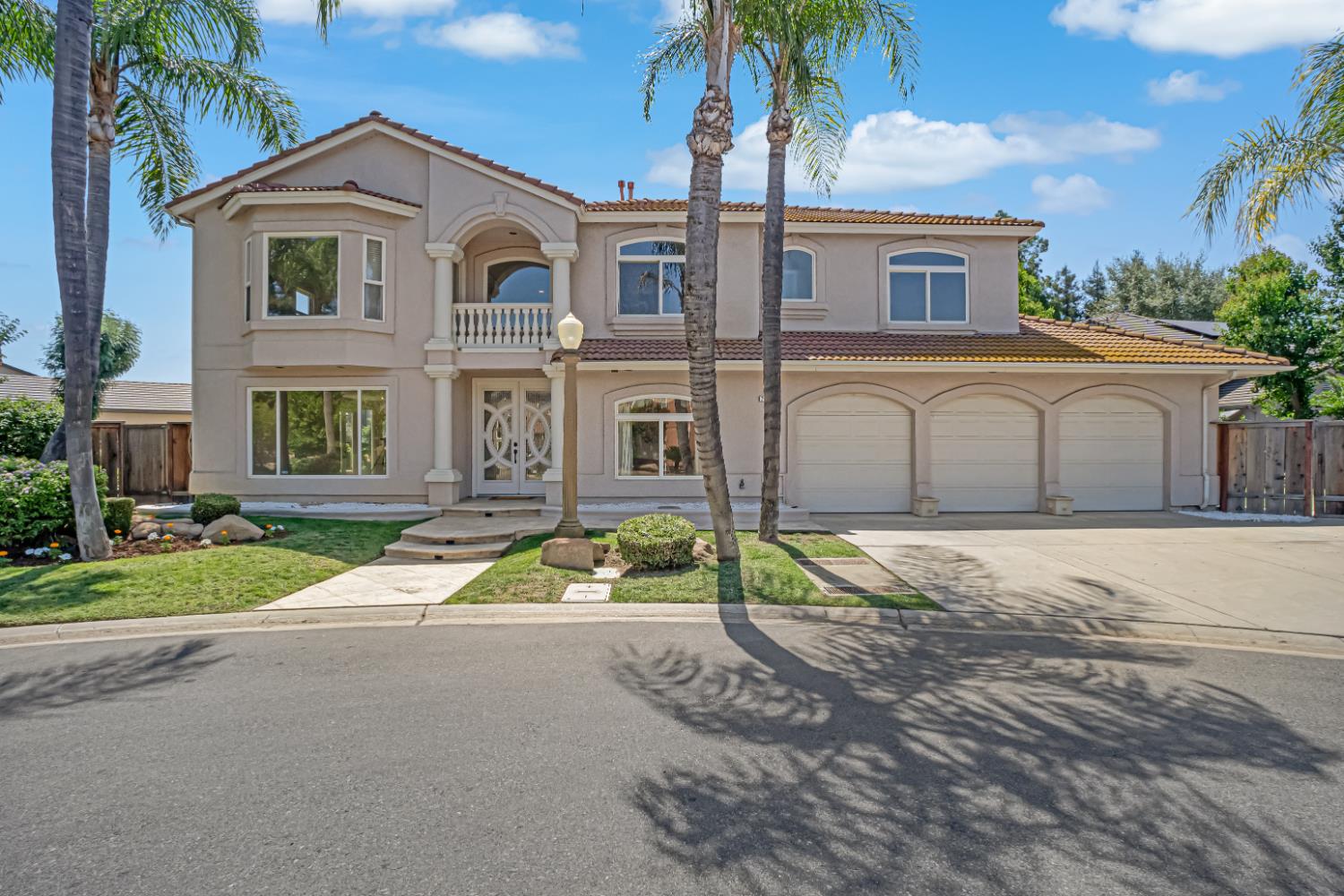 Single Family in Fresno - main photo