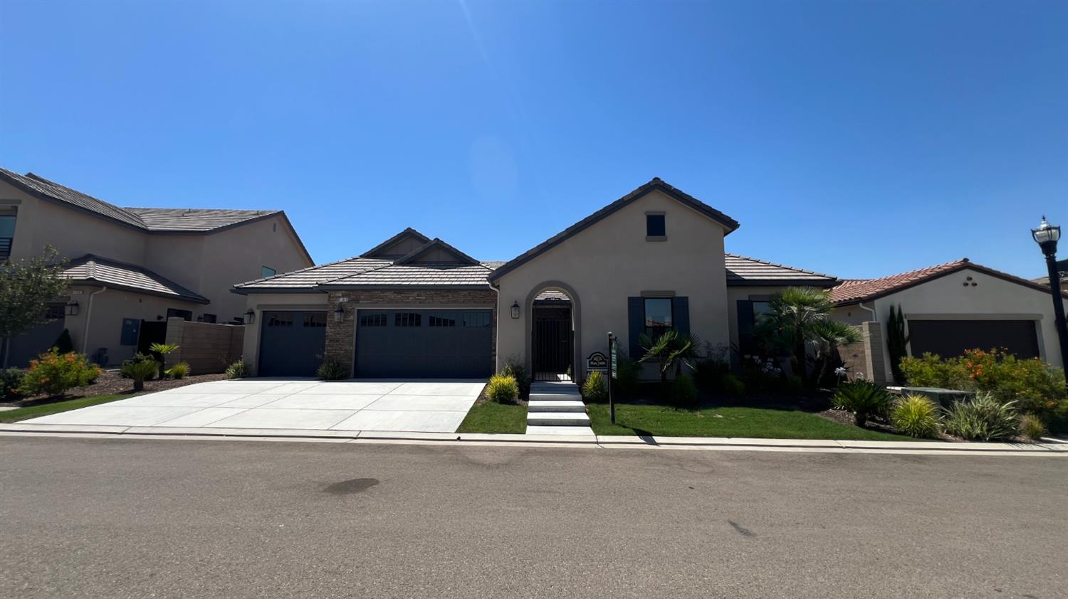 Single Family in Fresno - photo 3