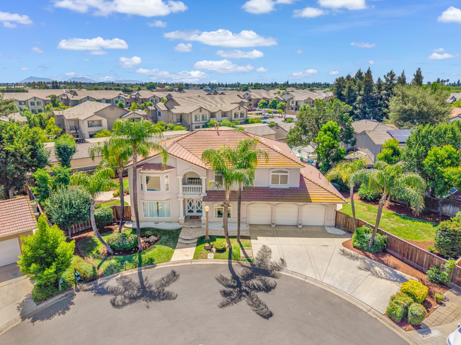 Single Family in Fresno - photo 2