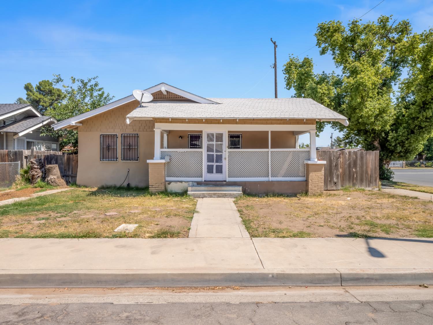 Single Family in Fresno - photo 3