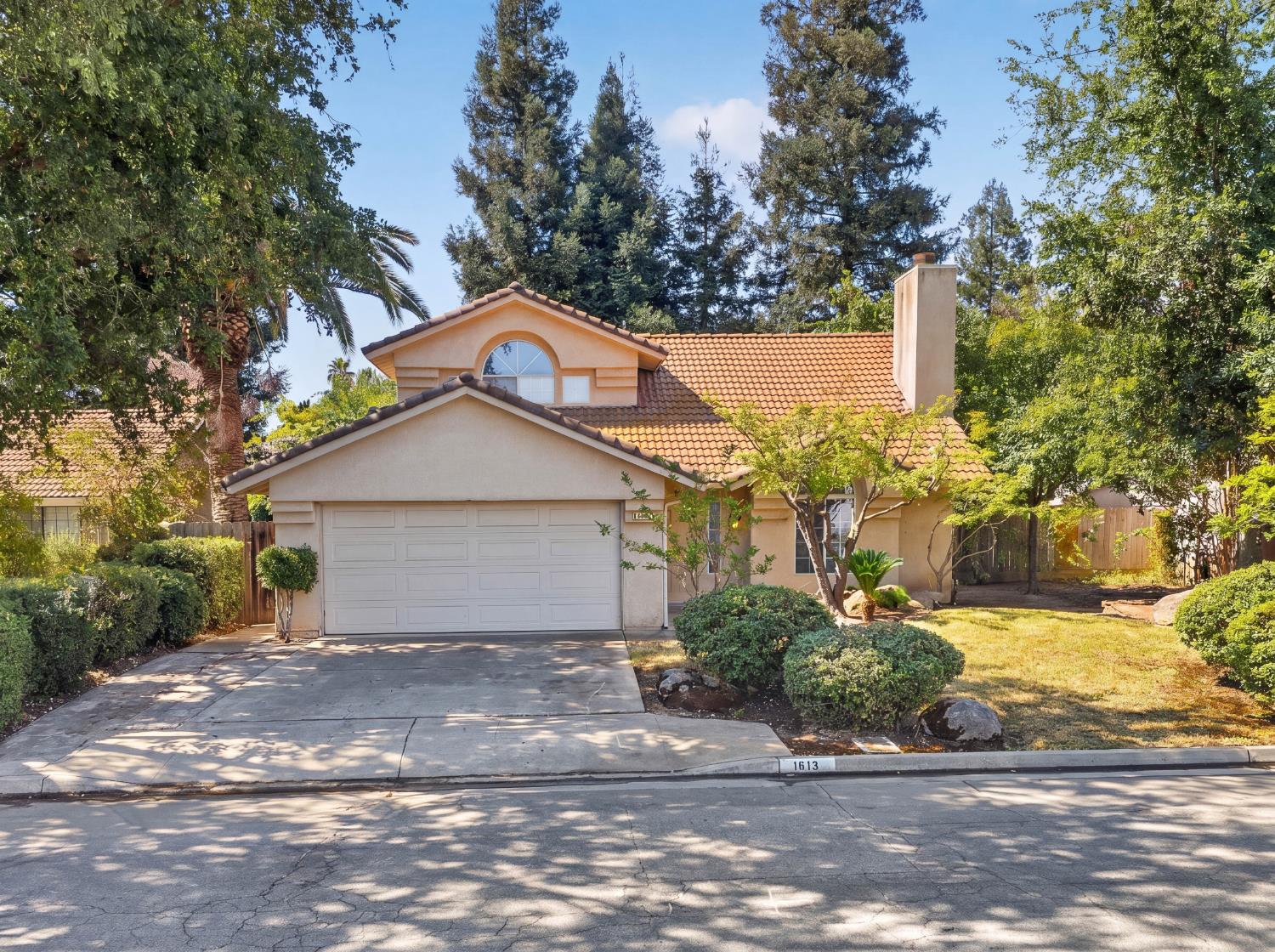 <p>Fresno-Clovis Featured listings</p>