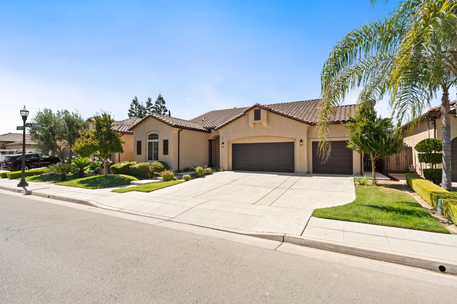 Single Family in Fresno - photo 2