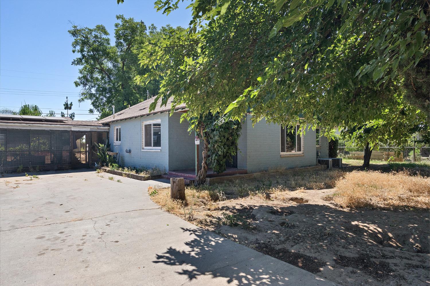 Single Family in Sanger - photo 2