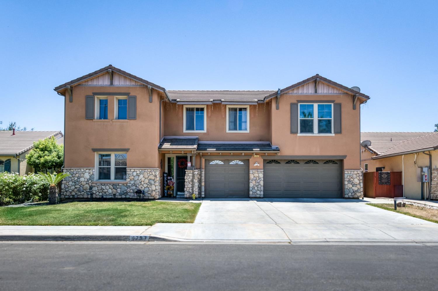 Single Family in Fresno - main photo
