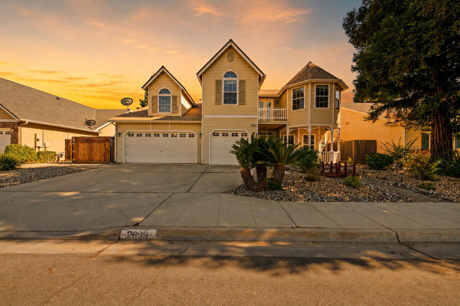 Single Family in Fresno - photo 2