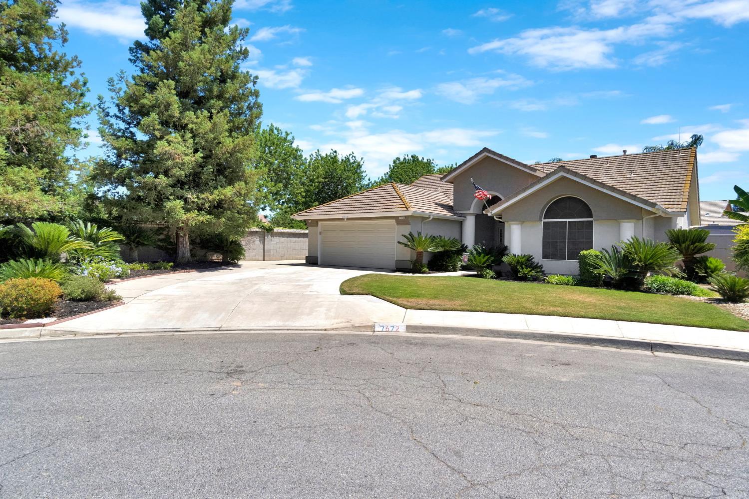 Single Family in Fresno - photo 2