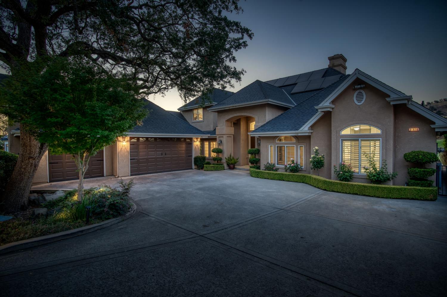 Featured listings