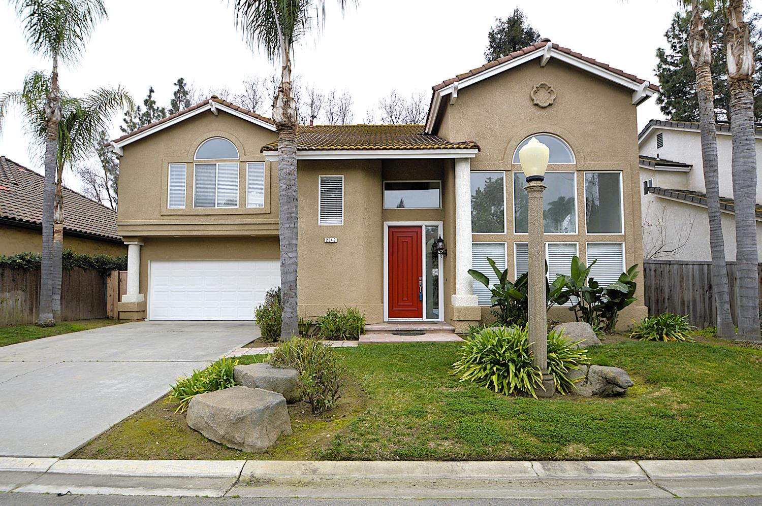 Single Family in Fresno - photo 2