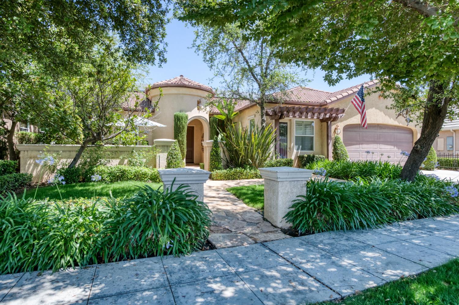 Featured listings