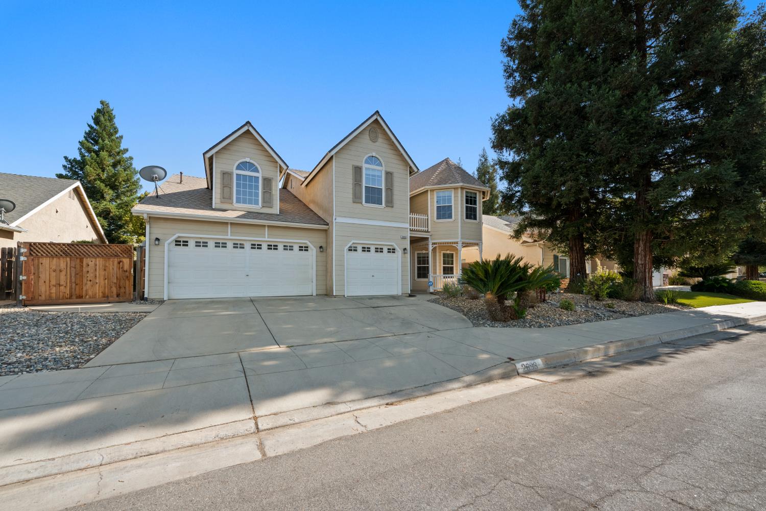 Single Family in Fresno - photo 3