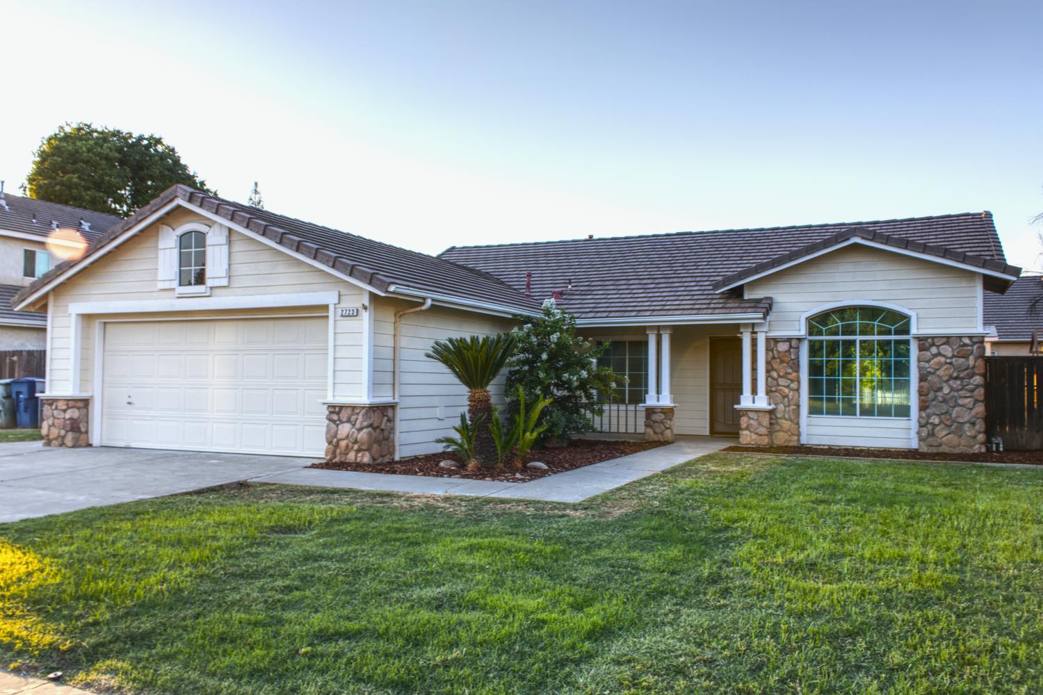 Single Family in Clovis - photo 2