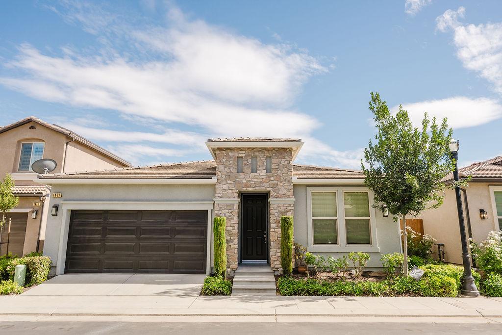 Featured listings