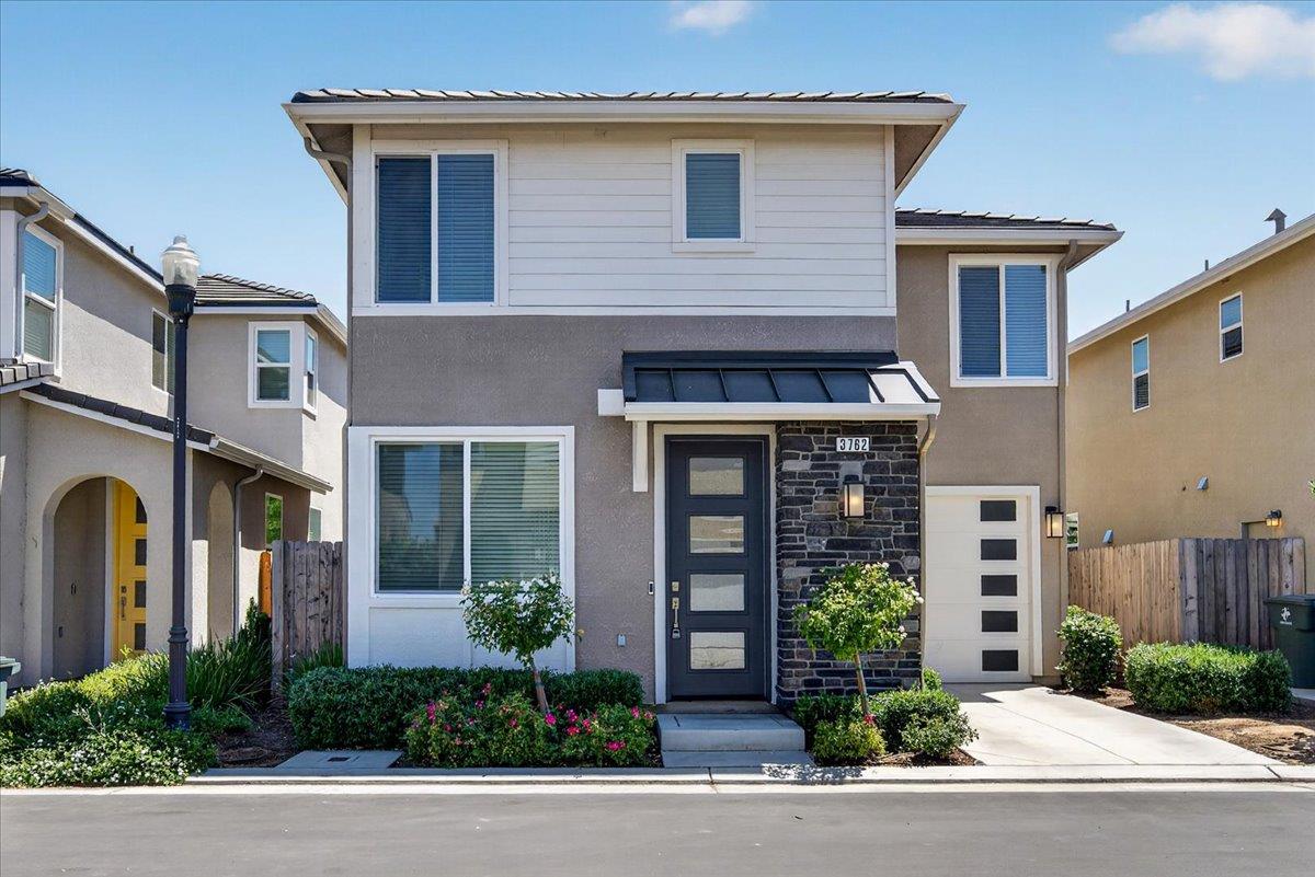Featured listings