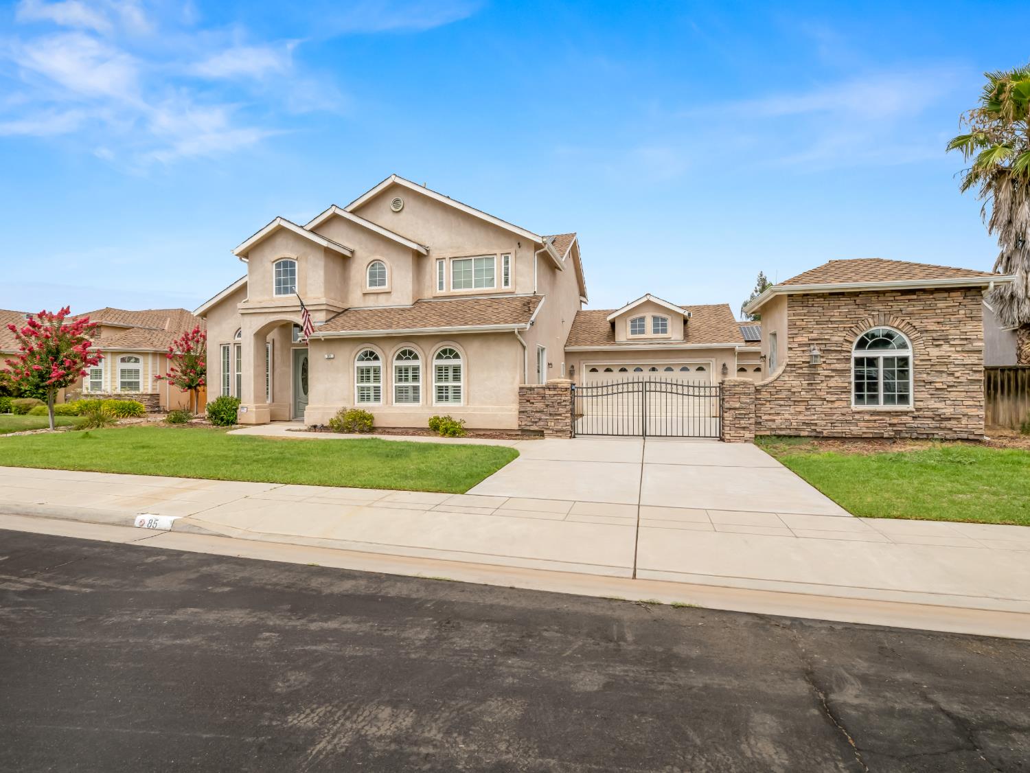 85 N Fairfax Avenue, Clovis CA 93612, Clovis