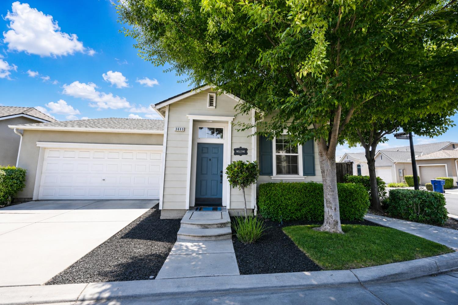 <p>Fresno-Clovis Featured listings</p>
