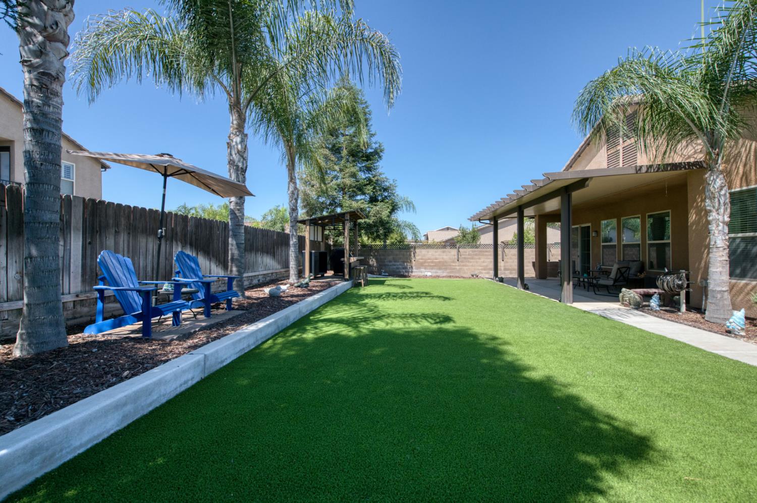 5828 E Booker Avenue