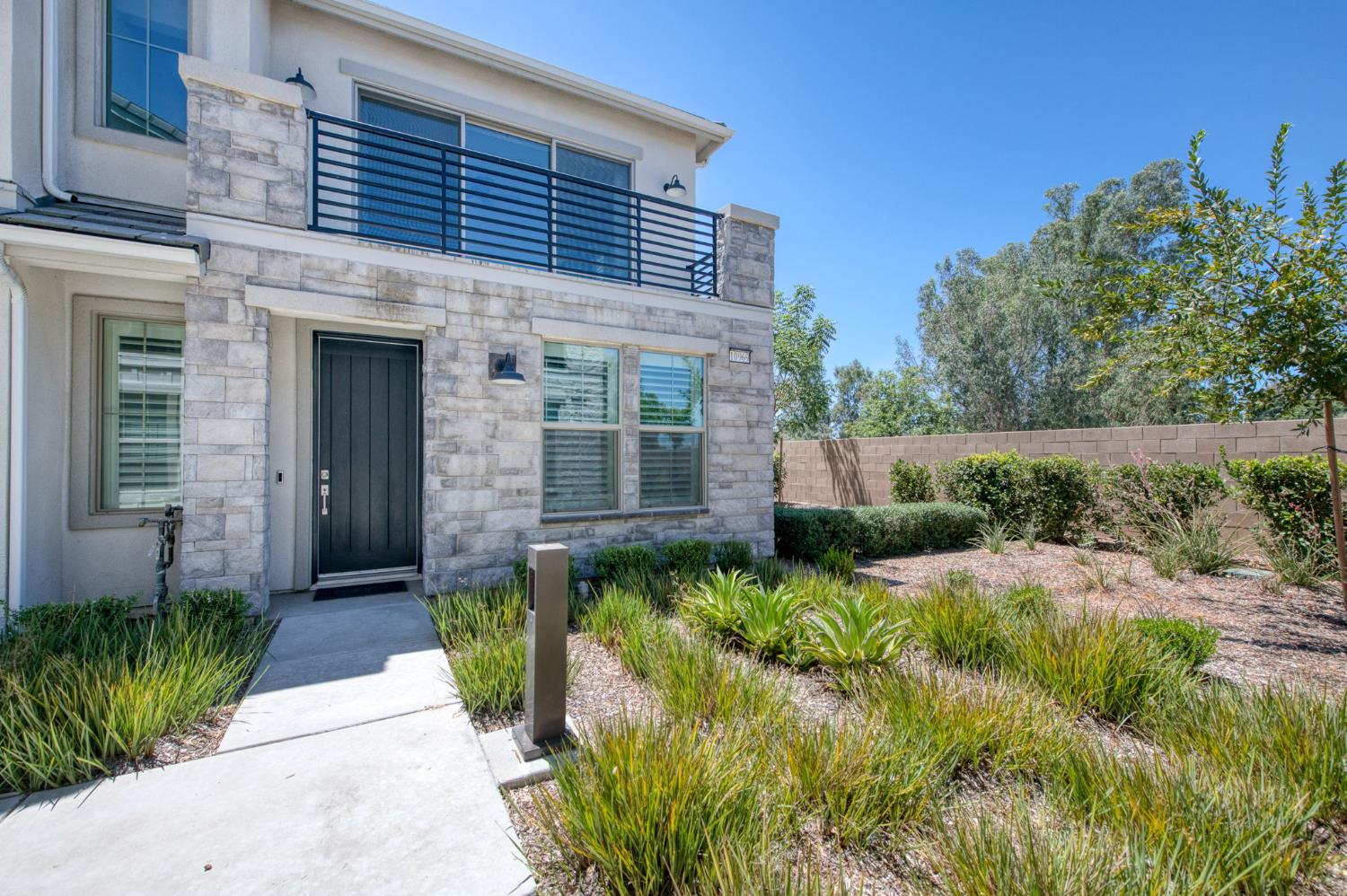 Featured listings
