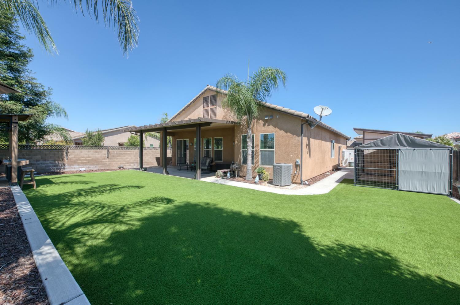 5828 E Booker Avenue