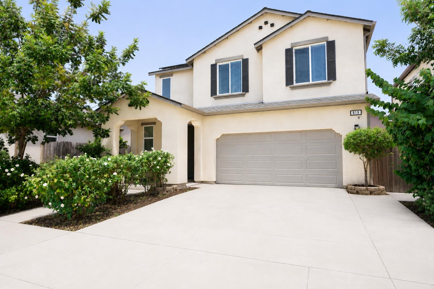 <p>Fresno-Clovis Featured listings</p>