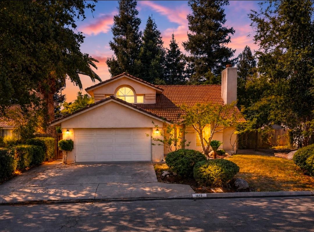 <p>Fresno-Clovis Featured listings</p>