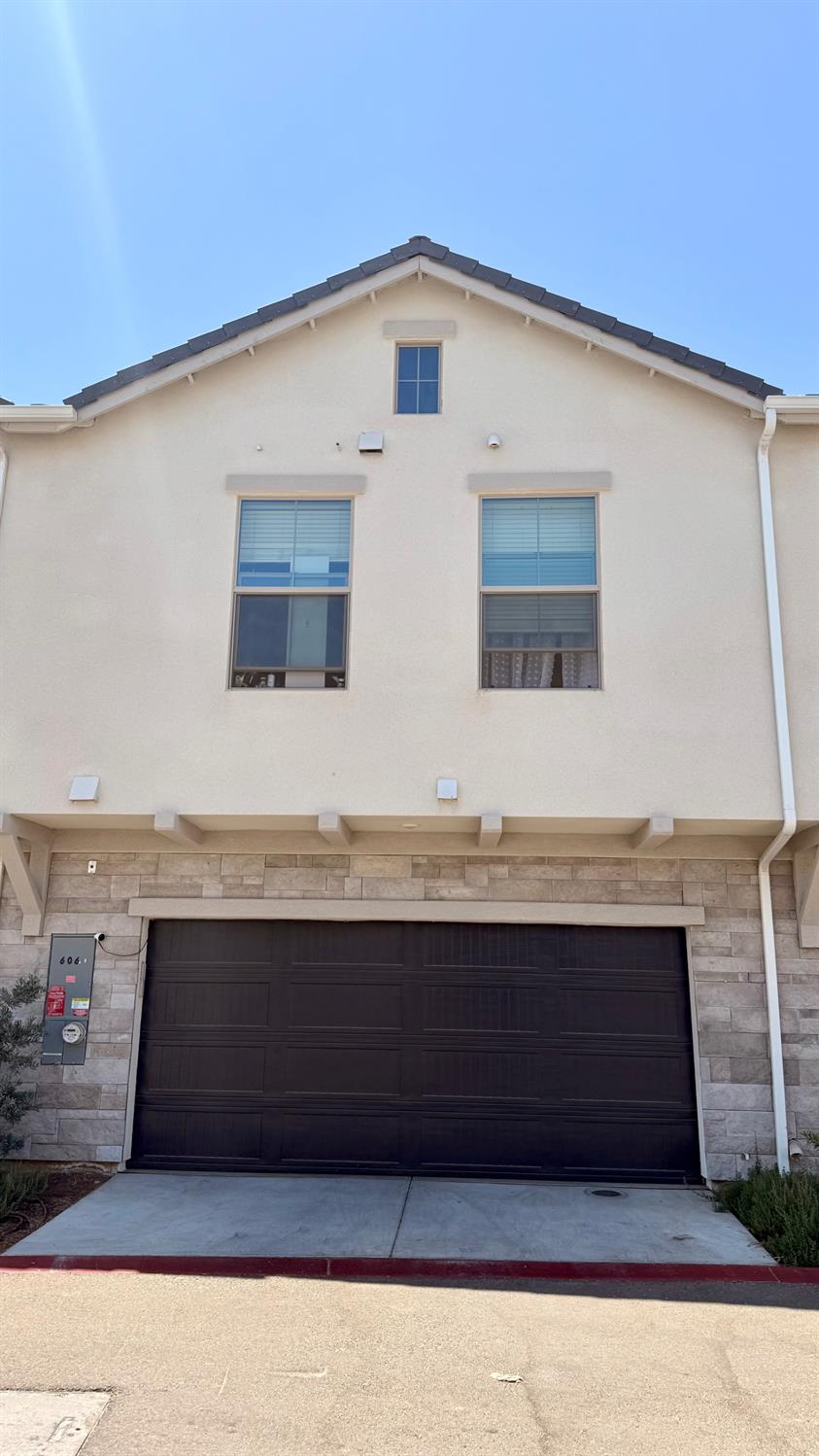 Featured listings