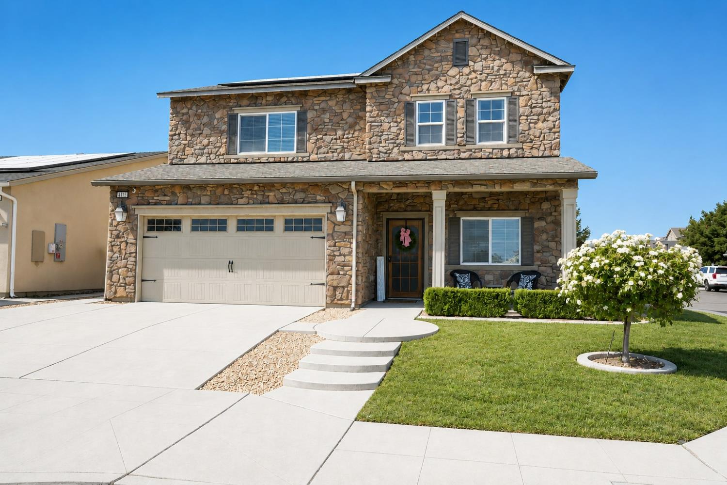 <p>Fresno-Clovis Featured listings</p>