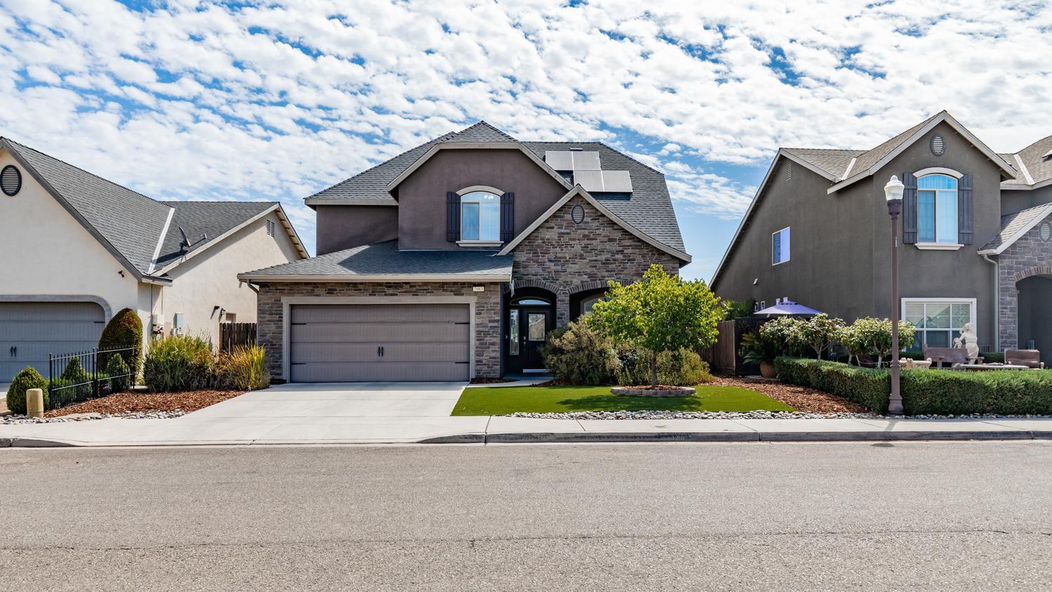 Featured listings