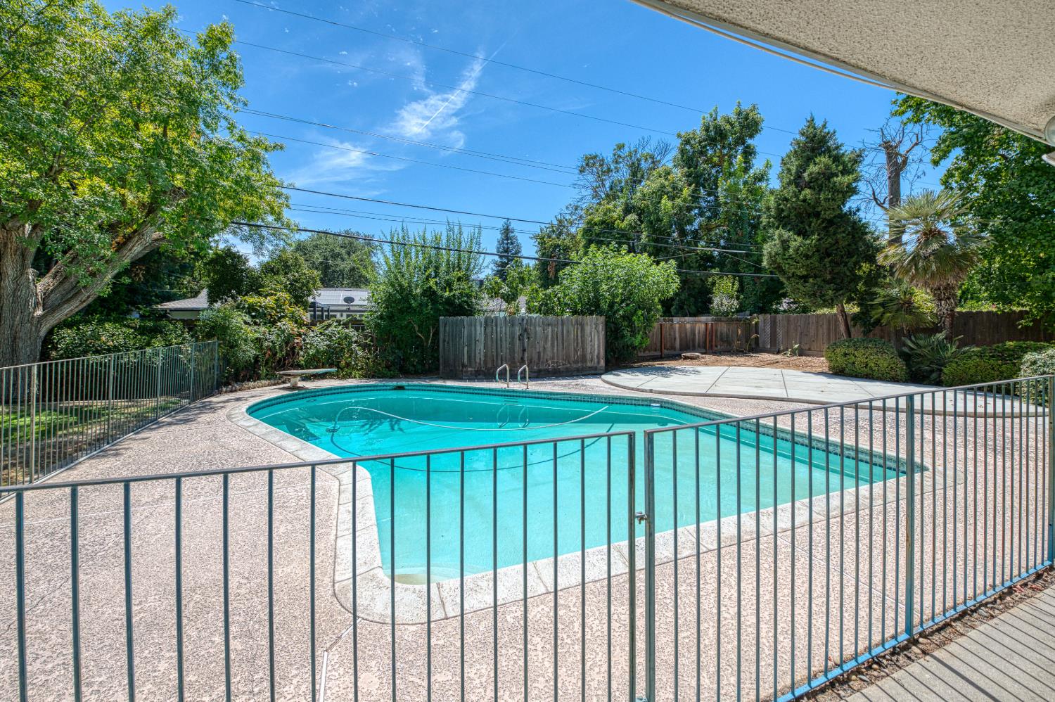 1685 W San Ramon Avenue