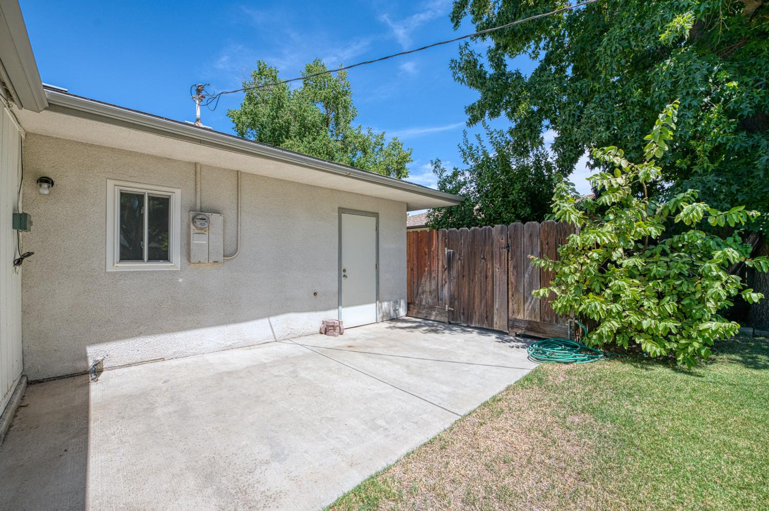 1685 W San Ramon Avenue