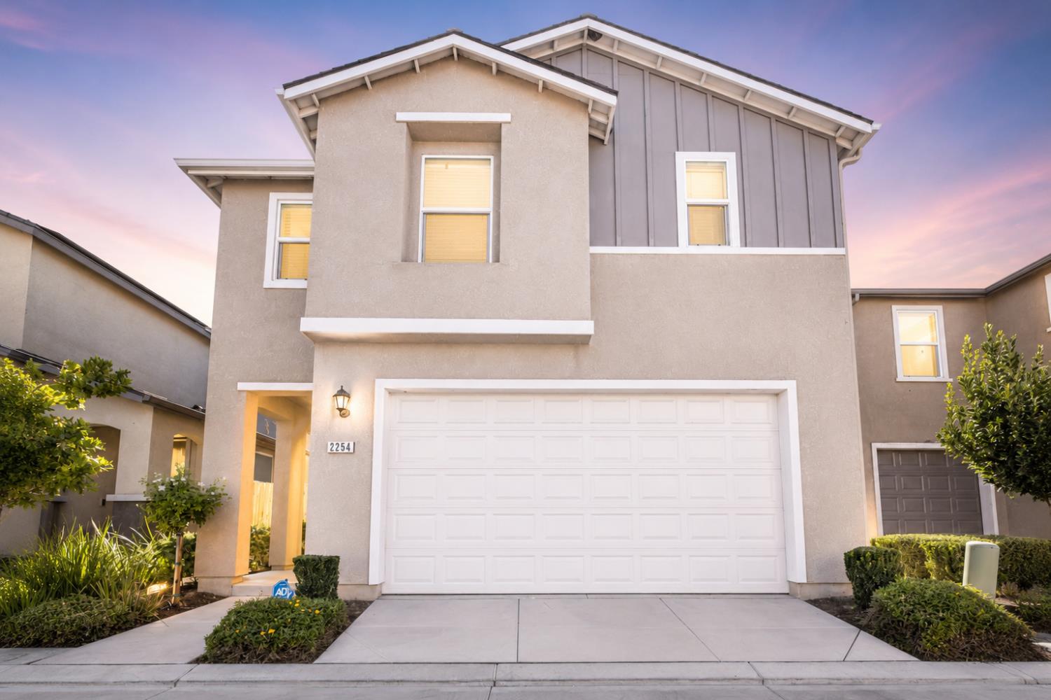 Featured listings