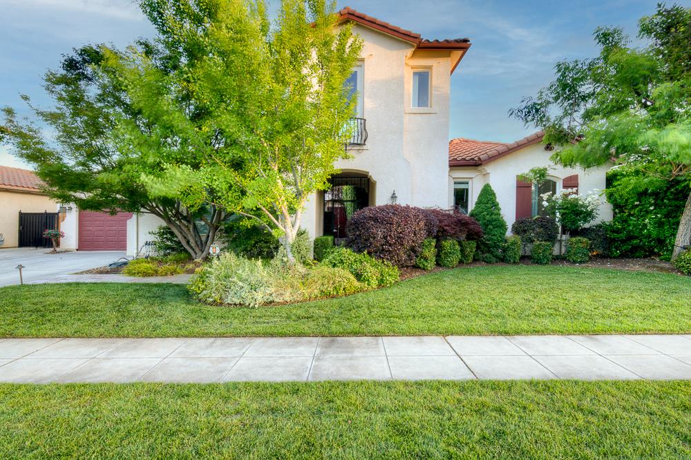 Featured listings