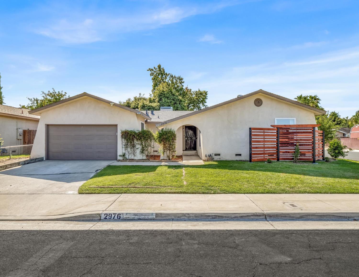 2976 Villa Avenue