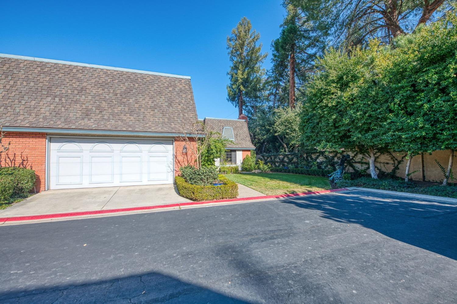 2806 W Kensington Lane