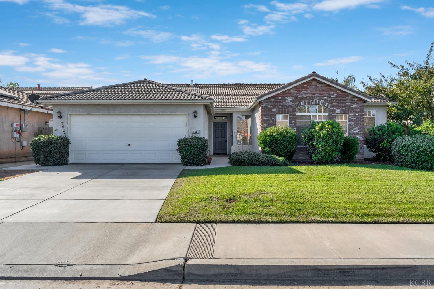 1043 W Pebble Drive