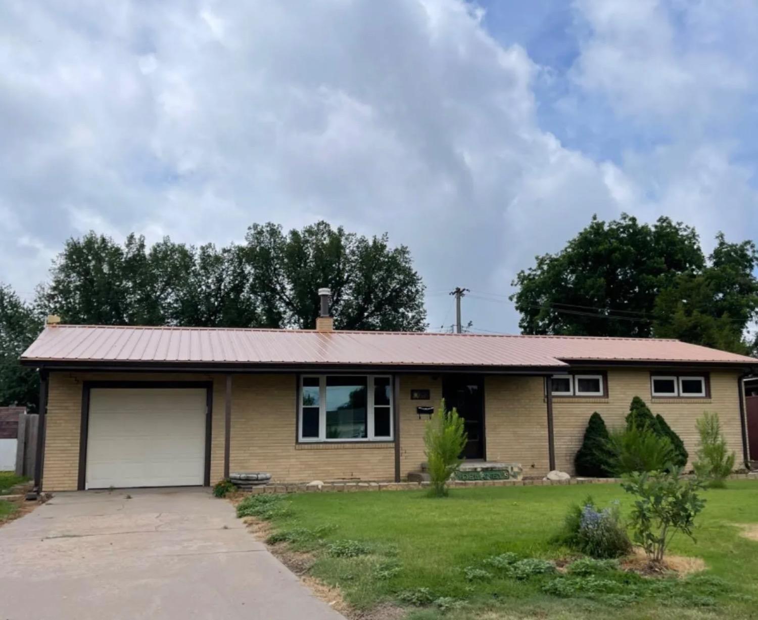 Residential / Farm for sale in Larned, Kansas, 82452