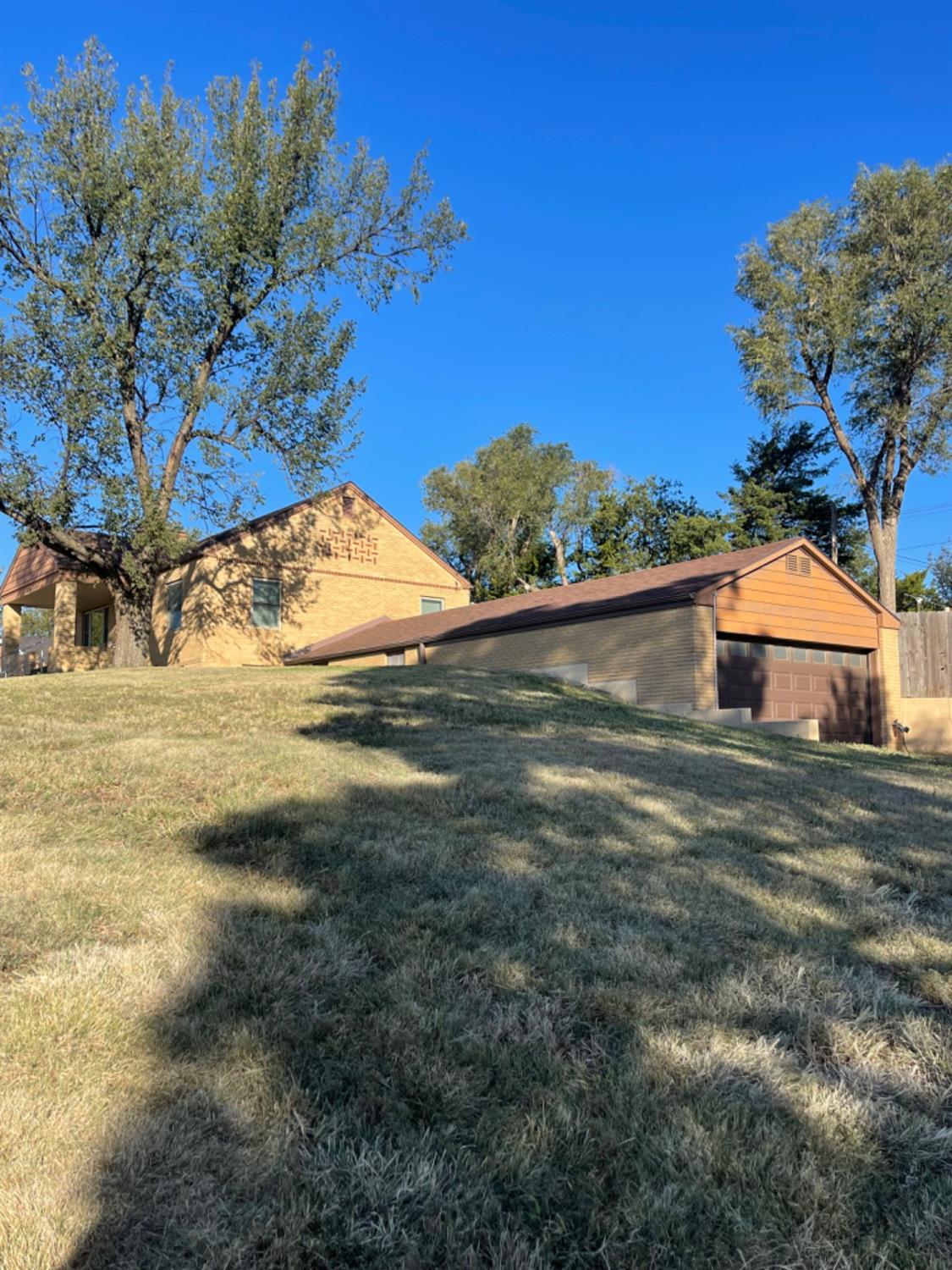 Residential / Farm for sale in Larned, Kansas, 84713