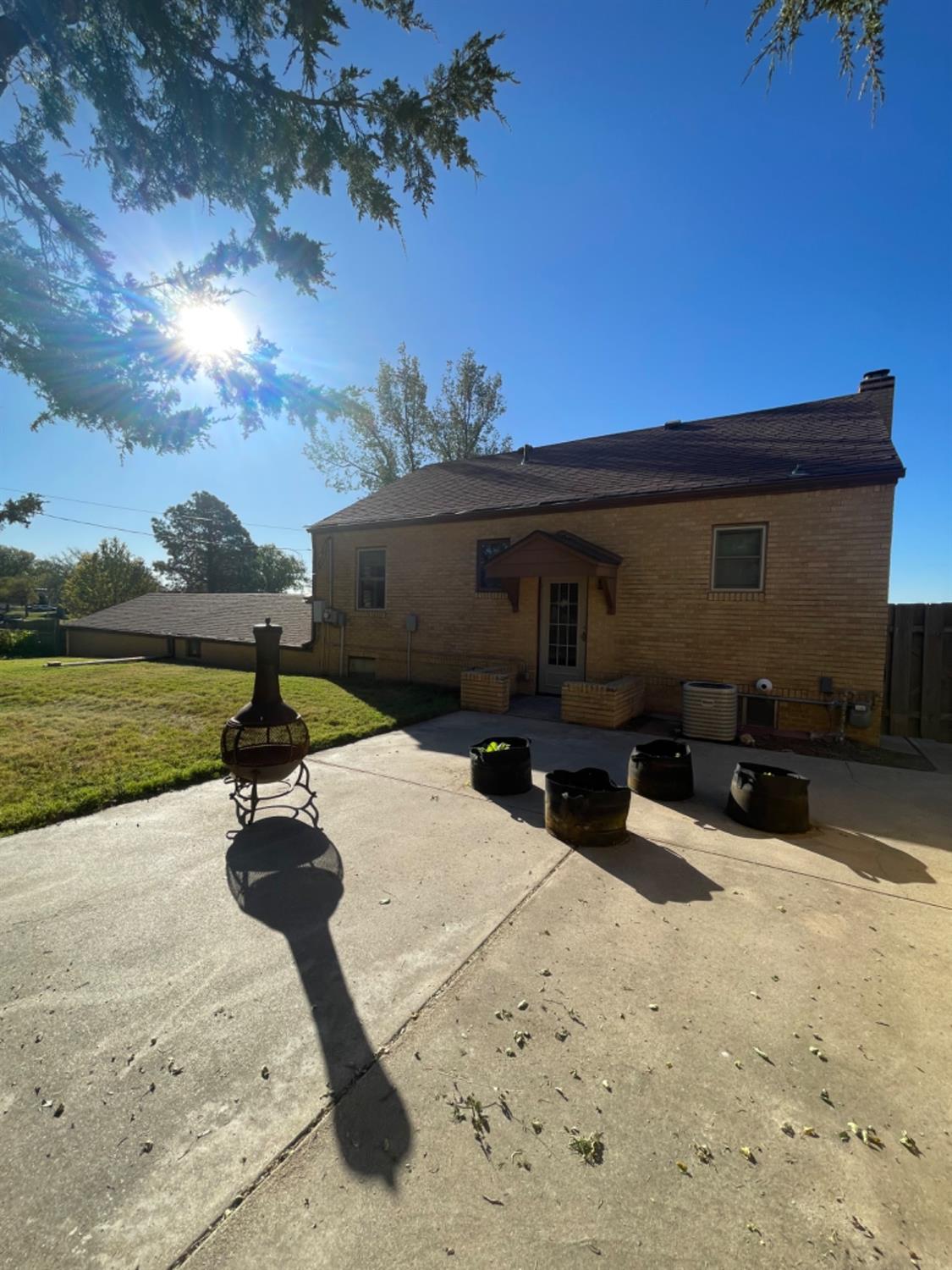 Residential / Farm for sale in Larned, Kansas, 84713