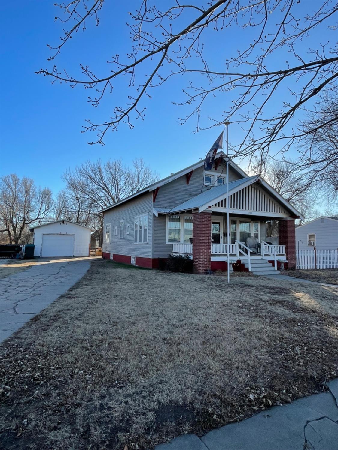 Residential / Farm for sale in Larned, Kansas, 84791