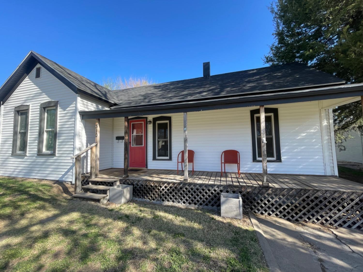 Residential / Farm for sale in Larned, Kansas, 84917